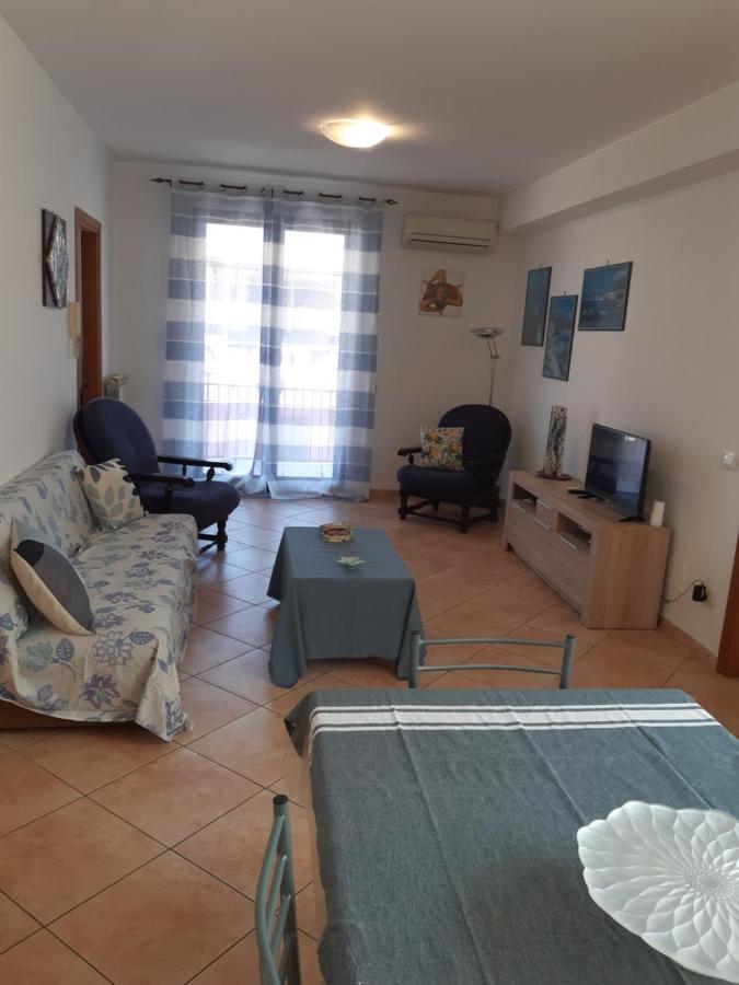 A Casa Di Loretta Apartment Теразини Екстериор снимка